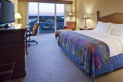 фото отеля Doubletree Beach Resort Tampa Bay / North Redington Beach