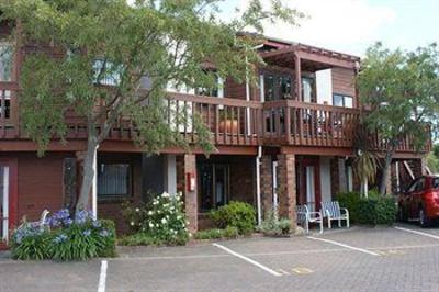 фото отеля Cascades Motor Lodge Taupo