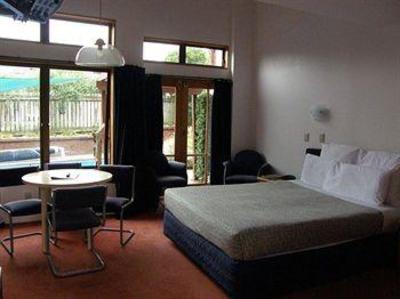 фото отеля Cascades Motor Lodge Taupo