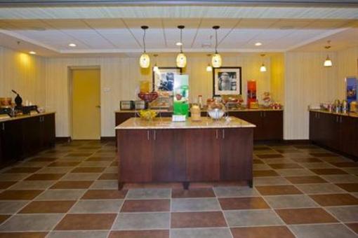 фото отеля Hampton Inn & Suites Adairsville