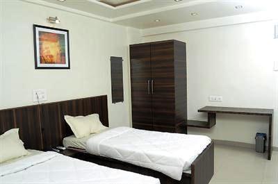 фото отеля Suresh Inn