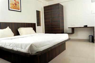 фото отеля Suresh Inn