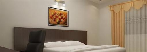 фото отеля Suresh Inn