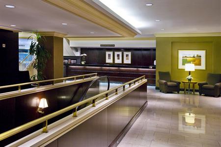 фото отеля Embassy Suites Chevy Chase Pavilion Washington D.C.