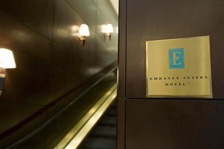 фото отеля Embassy Suites Chevy Chase Pavilion Washington D.C.