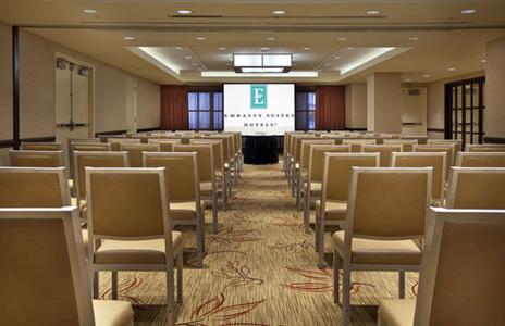 фото отеля Embassy Suites Chevy Chase Pavilion Washington D.C.