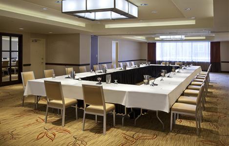 фото отеля Embassy Suites Chevy Chase Pavilion Washington D.C.