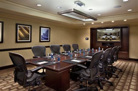 фото отеля Embassy Suites Chevy Chase Pavilion Washington D.C.