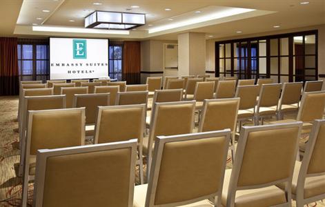 фото отеля Embassy Suites Chevy Chase Pavilion Washington D.C.