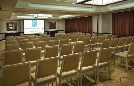 фото отеля Embassy Suites Chevy Chase Pavilion Washington D.C.