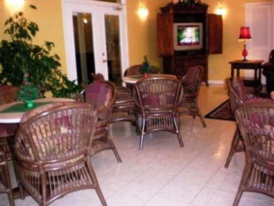 фото отеля Golden Manor Inn & Suites