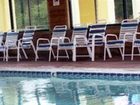фото отеля Golden Manor Inn & Suites