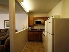 фото отеля Golden Manor Inn & Suites