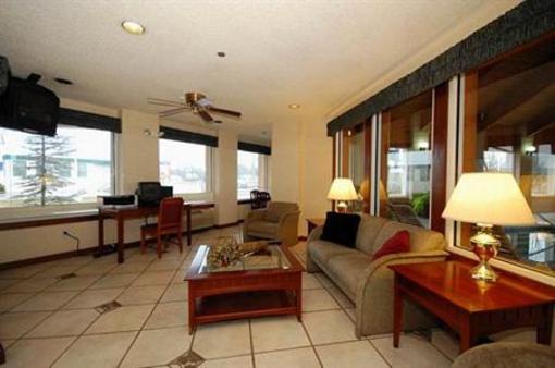 фото отеля All American Inn & Suites Norwalk