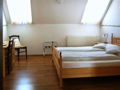 фото отеля Hanfthal Hof Hanfwirt Pension Laa an der Thaya