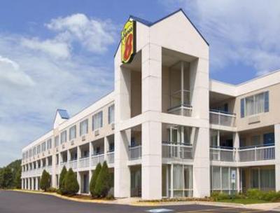 фото отеля Super 8 Motel Willowbrook