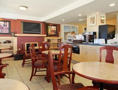 фото отеля Super 8 Lethbridge