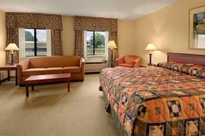 фото отеля Baymont Inn & Suites Grand Rapids Airport