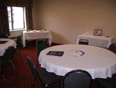 фото отеля Baymont Inn & Suites Grand Rapids Airport