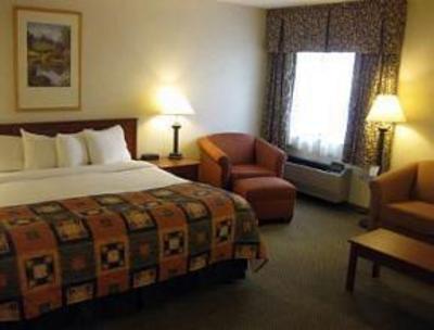 фото отеля Baymont Inn & Suites Grand Rapids Airport