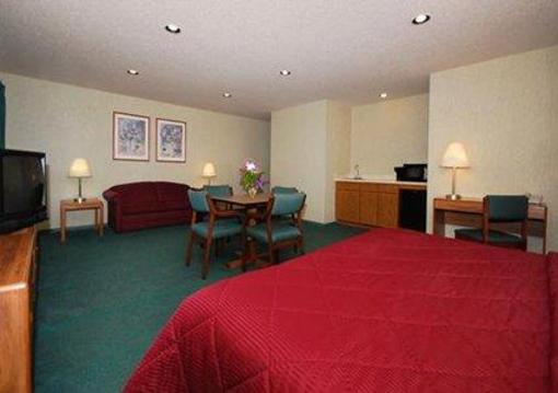 фото отеля Econo Lodge Wausau Rothschild