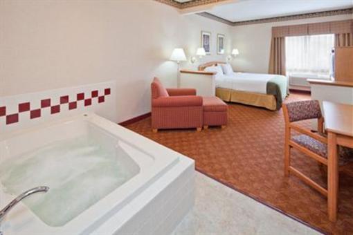 фото отеля Holiday Inn Express Wauseon