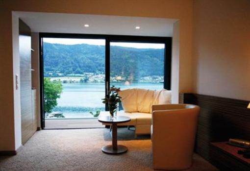 фото отеля Seehotel Hoffmann Steindorf am Ossiacher See