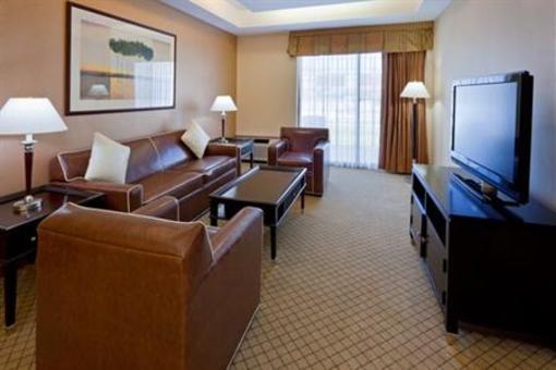 фото отеля Holiday Inn Orangeburg - Rockland Bergen