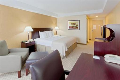 фото отеля Holiday Inn Orangeburg - Rockland Bergen