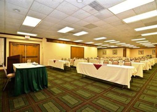 фото отеля Quality Inn & Conference Center Akron