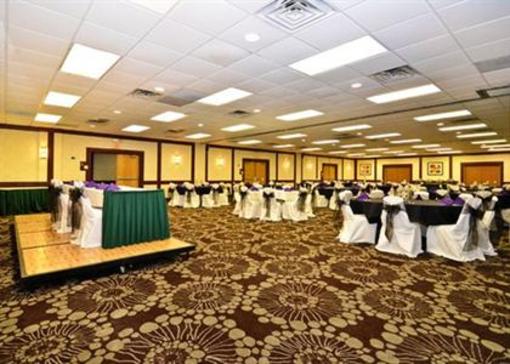 фото отеля Quality Inn & Conference Center Akron