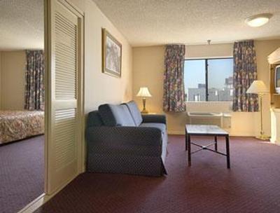 фото отеля Ramada Wilshire Center