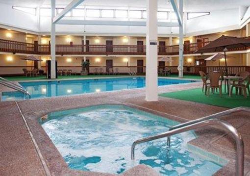 фото отеля Econo Lodge Inn & Suites Stevens Point
