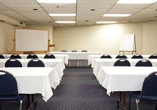 фото отеля Econo Lodge Inn & Suites Stevens Point