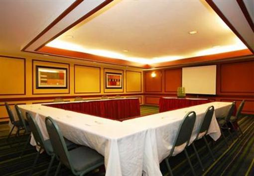фото отеля Fairfield Inn & Suites Boston North