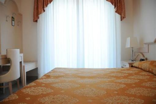 фото отеля Hotel Nettuno Cervia