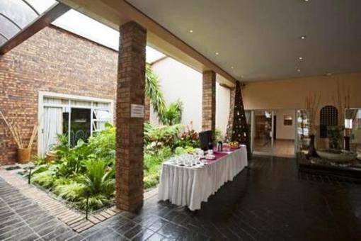 фото отеля Cedar Park Hotel & Conference Centre