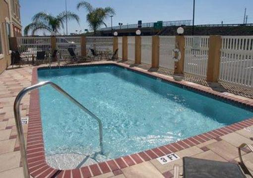 фото отеля Comfort Inn & Suites Maingate South