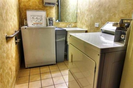 фото отеля Best Western Crossroads Inn Schererville
