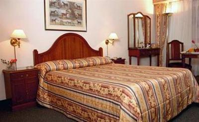 фото отеля Cambremon Hotel