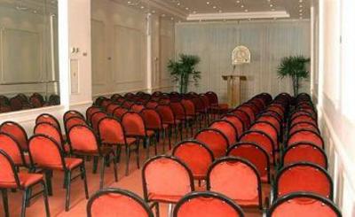 фото отеля Cambremon Hotel