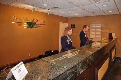 фото отеля Country Inn & Suites Milwaukee West