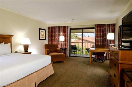 фото отеля Doubletree Hotel Ontario Airport