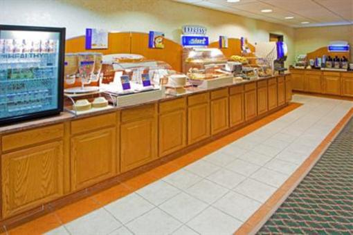 фото отеля Holiday Inn Express Hotel & Suites Capitol Beltway Largo (Maryland)