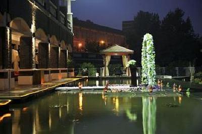 фото отеля Regalia Resort Nanjing