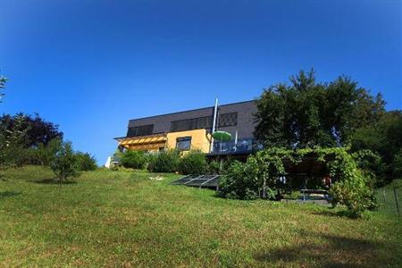 фото отеля Ferienapartments Wurzenberg Südsteiermark Glanz an der Wienstrasse