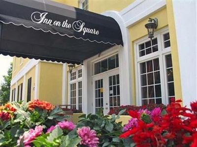 фото отеля Clarion Collection Inn on the Square