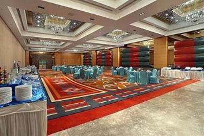 фото отеля The Grand Bhagwati Surat