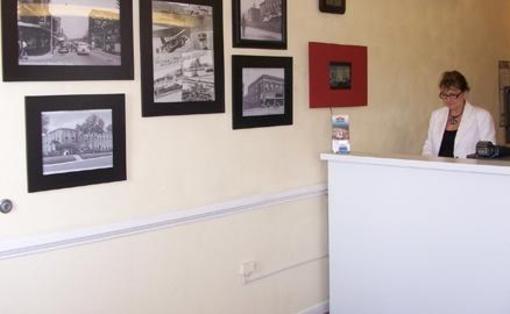 фото отеля Luxbury Inn & Suites