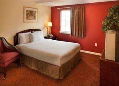 фото отеля Luxbury Inn & Suites